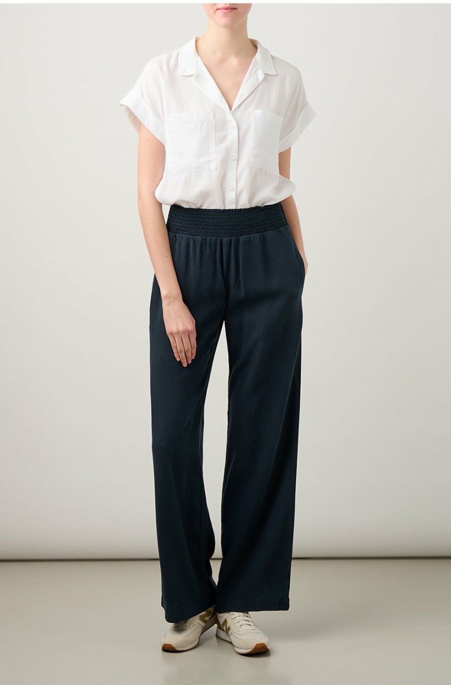 Women'S Clothing * | Smocked Waist Wide Leg Pant In Endless Sea Exactly Discount Bella Dahl